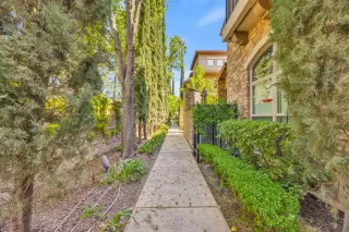 Photo #2: 225049995 Listing 