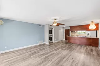 Photo #3: 225050108 Listing 