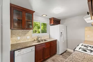 Photo #6: 225050108 Listing 