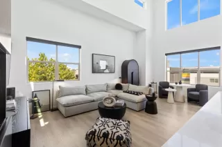 Photo #3: 225050789 Listing