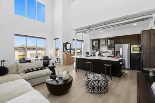 Photo #4: 225050789 Listing