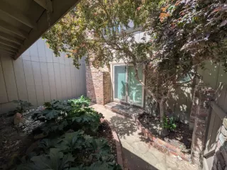 Photo #2: 225051101 Listing