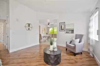 Photo #3: 225052169 Listing