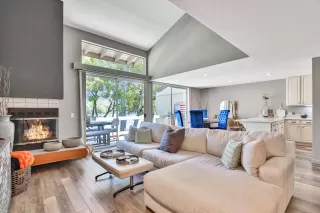 Photo #2: 225052561 Listing