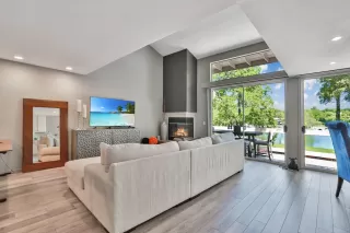 Photo #3: 225052561 Listing