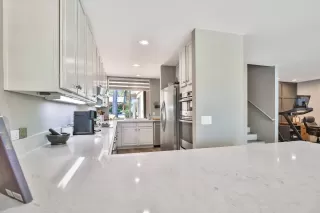 Photo #6: 225052561 Listing