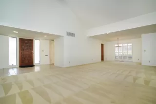 Photo #3: 225053246 Listing