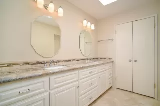 Photo #4: 225053246 Listing