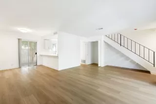 Photo #4: 225053463 Listing