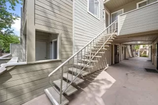 Photo #1: 225053638 Listing 