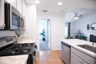 Photo #6: 225053685 Listing