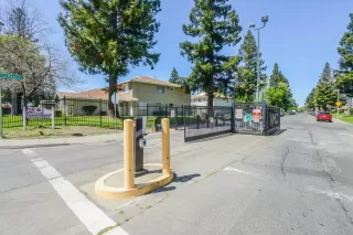 Photo #5: 225053979 Listing