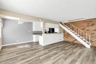 Photo #3: 225054216 Listing