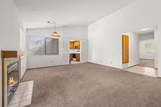 Photo #3: 225054816 Listing