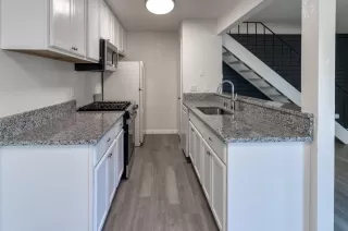 Photo #2: 225055777 Listing