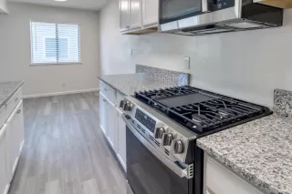 Photo #6: 225055777 Listing