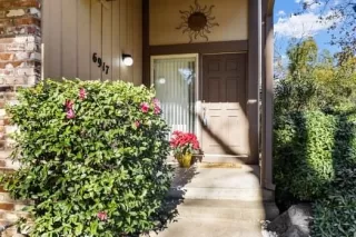 Photo #6: 225055946 Listing