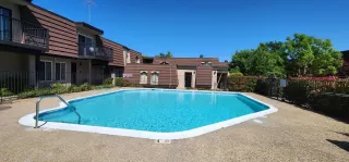 Photo #2: 225056827 Listing