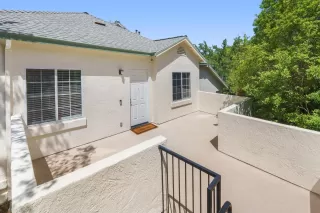 Photo #2: 225056853 Listing 