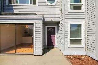 Photo #4: 225057692 Listing