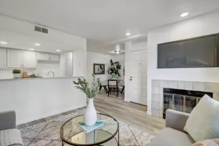 Photo #6: 225057807 Listing 