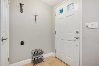 Photo #6: 225058572 Listing 