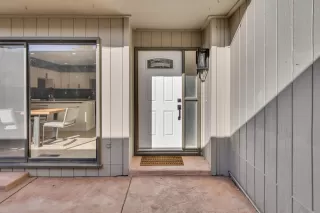 Photo #4: 225058608 Listing