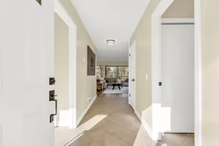 Photo #5: 225058608 Listing