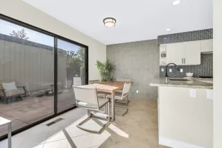 Photo #6: 225058608 Listing