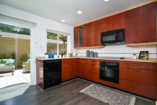 Photo #2: 225059644 Listing