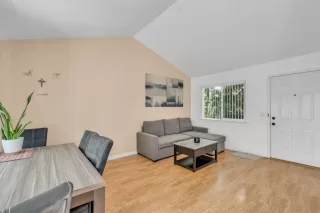 Photo #3: 225059817 Listing 