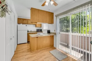 Photo #5: 225059817 Listing 