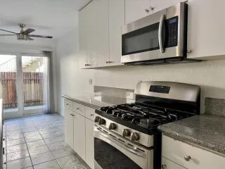 Photo #4: 225060077 Listing