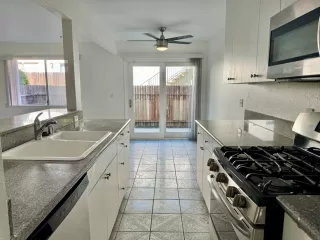 Photo #5: 225060077 Listing