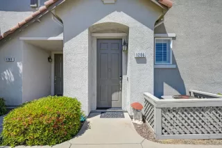 Photo #3: 225061001 Listing