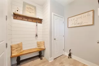 Photo #5: 225061001 Listing