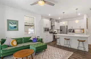 Photo #4: 225061097 Listing 