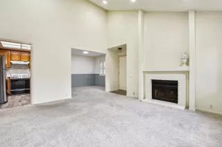 Photo #4: 225062104 Listing 