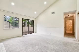 Photo #5: 225062104 Listing 