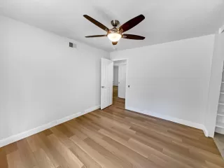 Photo #4: 225062142 Listing