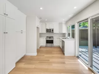 Photo #5: 225062142 Listing