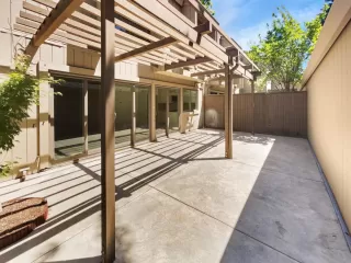 Photo #6: 225062142 Listing