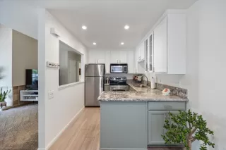 Photo #6: 225062446 Listing