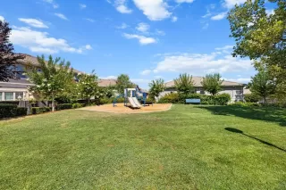 Photo #2: 225063611 Listing