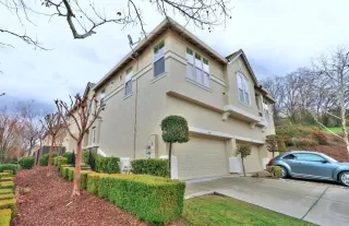 Photo #4: 225063611 Listing