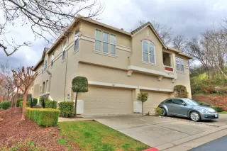 Photo #5: 225063611 Listing