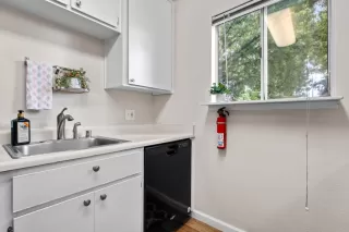 Photo #6: 225063977 Listing 
