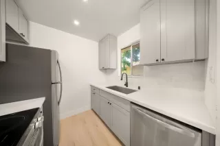 Photo #4: 225065164 Listing