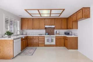Photo #6: 225065186 Listing