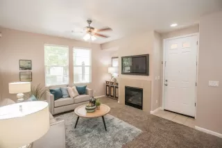 Photo #5: 225065861 Listing